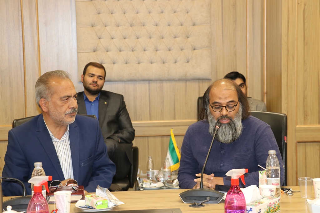 ویژه برنامه عصر شعر «عطش عشق» به همت اداره کل کتابخانه های عمومی خراسان رضوی برگزار شد