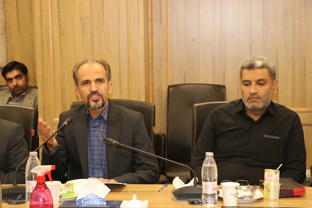 ویژه برنامه عصر شعر «عطش عشق» به همت اداره کل کتابخانه های عمومی خراسان رضوی برگزار شد