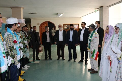 وظیفه نهاد کتابخانههای عمومی کشور در «توسعه دانایی» در رابطه با عضو معنا مییابد