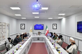 نشست دبیرکل نهاد کتابخانه های عمومی کشور با ناشران و‌ نویسندگان ادبیات دینی کودک و نوجوان