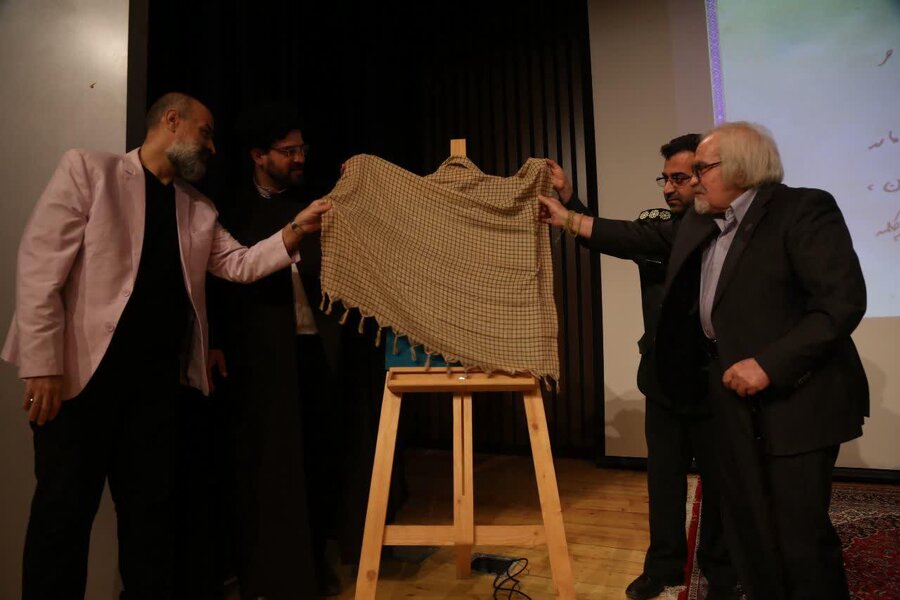 شاهد به ثمر نشستن نخل برومند شعر آیینی در کشور هستیم رونمایی از پوستر زلال قریحه