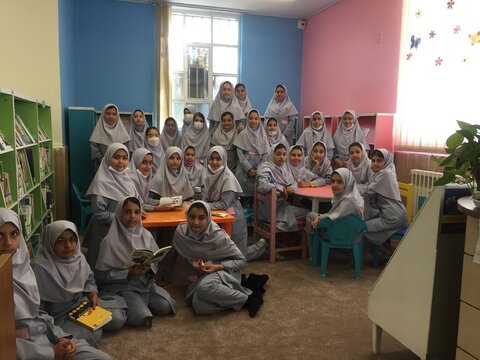 برگزاری برنامه متنوع فرهنگی با حضور پر شور کودکان در کتابخانه‌های عمومی استان مرکزی