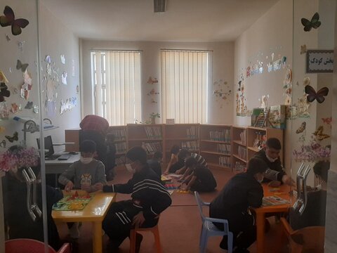 برگزاری برنامه متنوع فرهنگی با حضور پر شور کودکان در کتابخانههای عمومی استان مرکزی