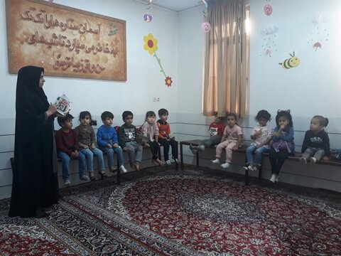 برگزاری برنامه متنوع فرهنگی با حضور پر شور کودکان در کتابخانه‌های عمومی استان مرکزی