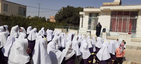 برگزاری برنامه متنوع فرهنگی با حضور پر شور کودکان در کتابخانه‌های عمومی استان مرکزی