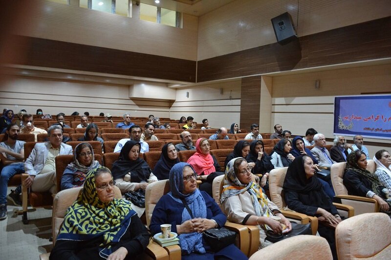 بزرگداشت روز «حافظ» در کرمانشاه برگزار شد محفل حافظ خوانی