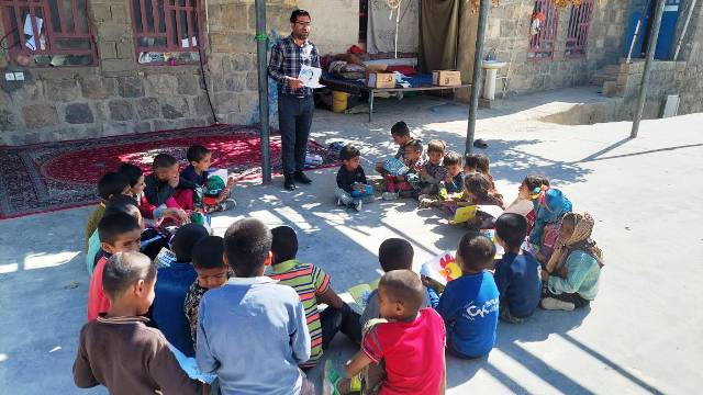 کودکان گلال و چین با کتاب مانوس شدند