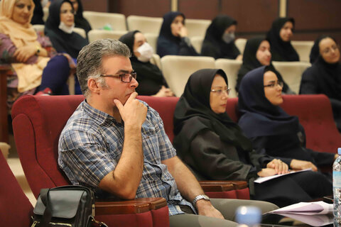 رقابت شرکت کنندگان دومین جشنواره قصهگویی در استان همدان