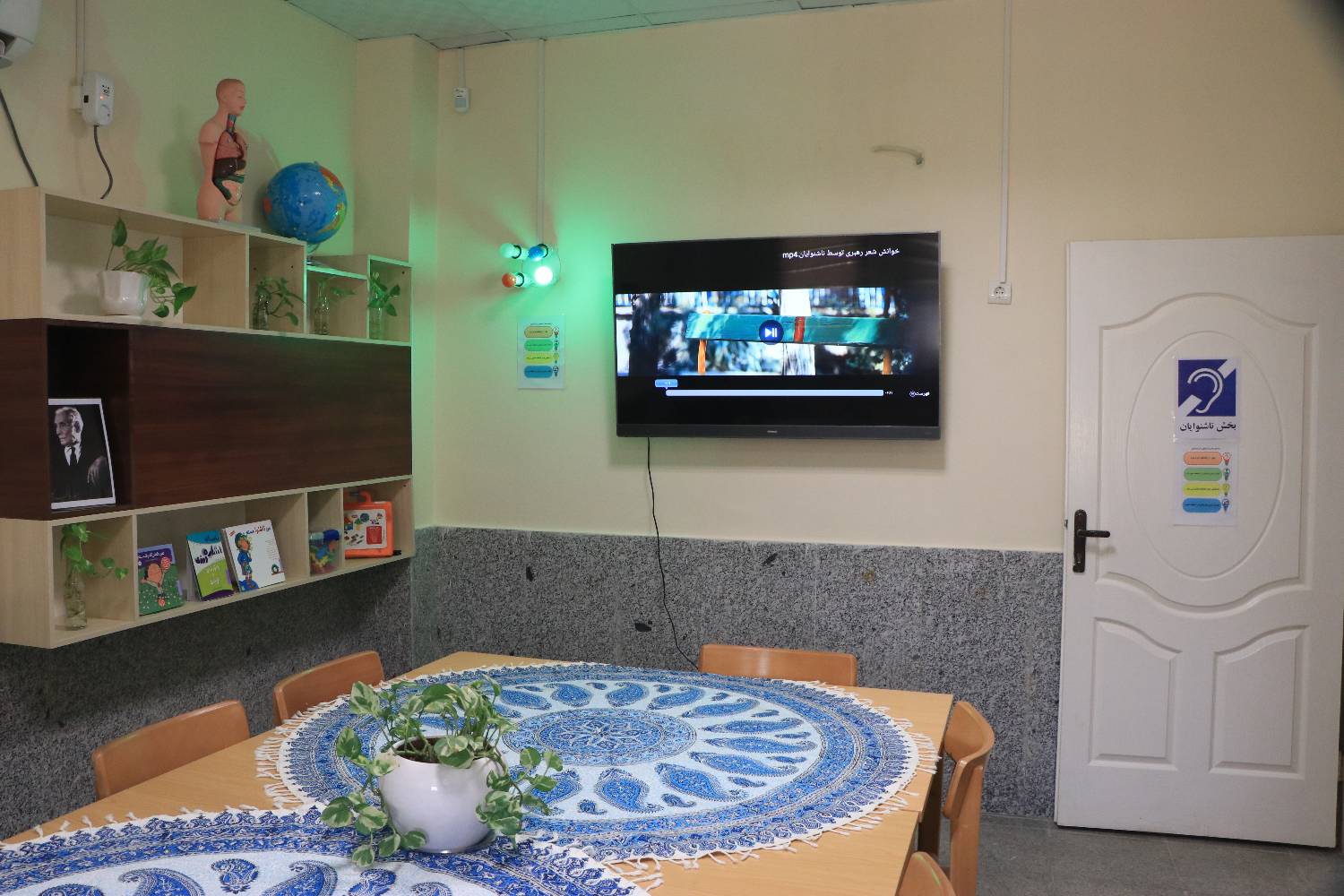 بخش ویژه ناشنوایان کتابخانه عمومی اندیشه آیتالله خامنهای بندرعباس افتتاح شد