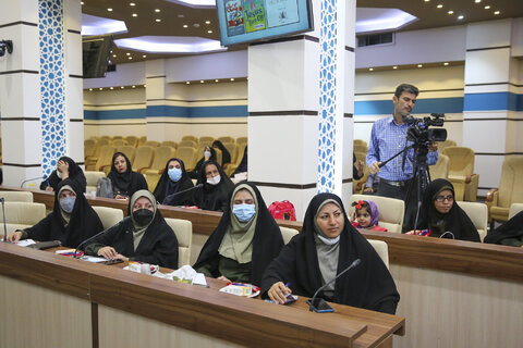 مهم ترین هدف نشر ادبیات دینی، نجات کودکان از دین گریزی است