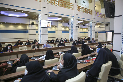 مهم ترین هدف نشر ادبیات دینی، نجات کودکان از دین گریزی است