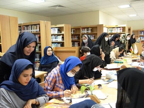 حضوری نویسی «مشق مهر» با بهره از اشعار حکیم نظامی گنجوی