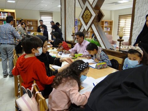 حضوری نویسی «مشق مهر» با بهره از اشعار حکیم نظامی گنجوی