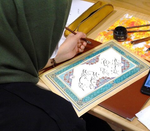 حضوری نویسی «مشق مهر» با بهره از اشعار حکیم نظامی گنجوی