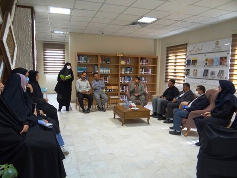 حضوری نویسی «مشق مهر» با بهره از اشعار حکیم نظامی گنجوی