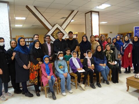 حضوری نویسی «مشق مهر» با بهره از اشعار حکیم نظامی گنجوی