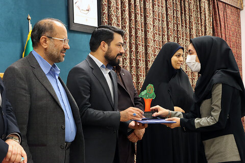 قصهگویان یزدی راهیافته به مرحله منطقهای جشنواره قصهگویی «نهال امید» معرفی شدند