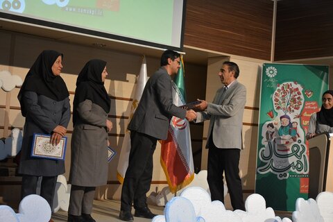 نمایش بهترین جلوههای زندگی به کودک و نوجوان توسط قصهگو