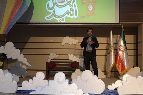 نمایش بهترین جلوههای زندگی به کودک و نوجوان توسط قصهگو