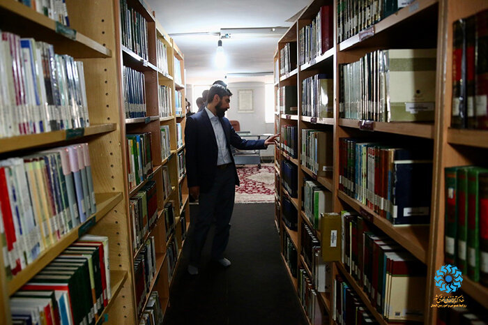 از دیدار با کتابداران تا حضور در مراسم تشییع پیکر دو شهید حمله تروریستی به حرم شاهچراغ