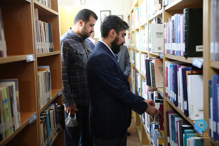 از دیدار با کتابداران تا حضور در مراسم تشییع پیکر دو شهید حمله تروریستی به حرم شاهچراغ