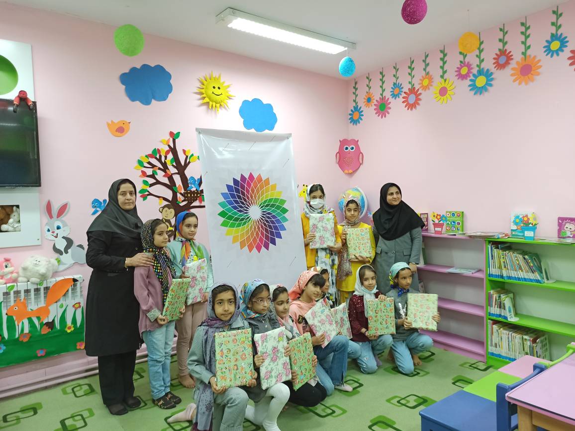 «با هم بخوانیم» سفره رنگارنگی از خواندنی ها برای پذیرایی ویژه از بچههای شهرستان قروه بود