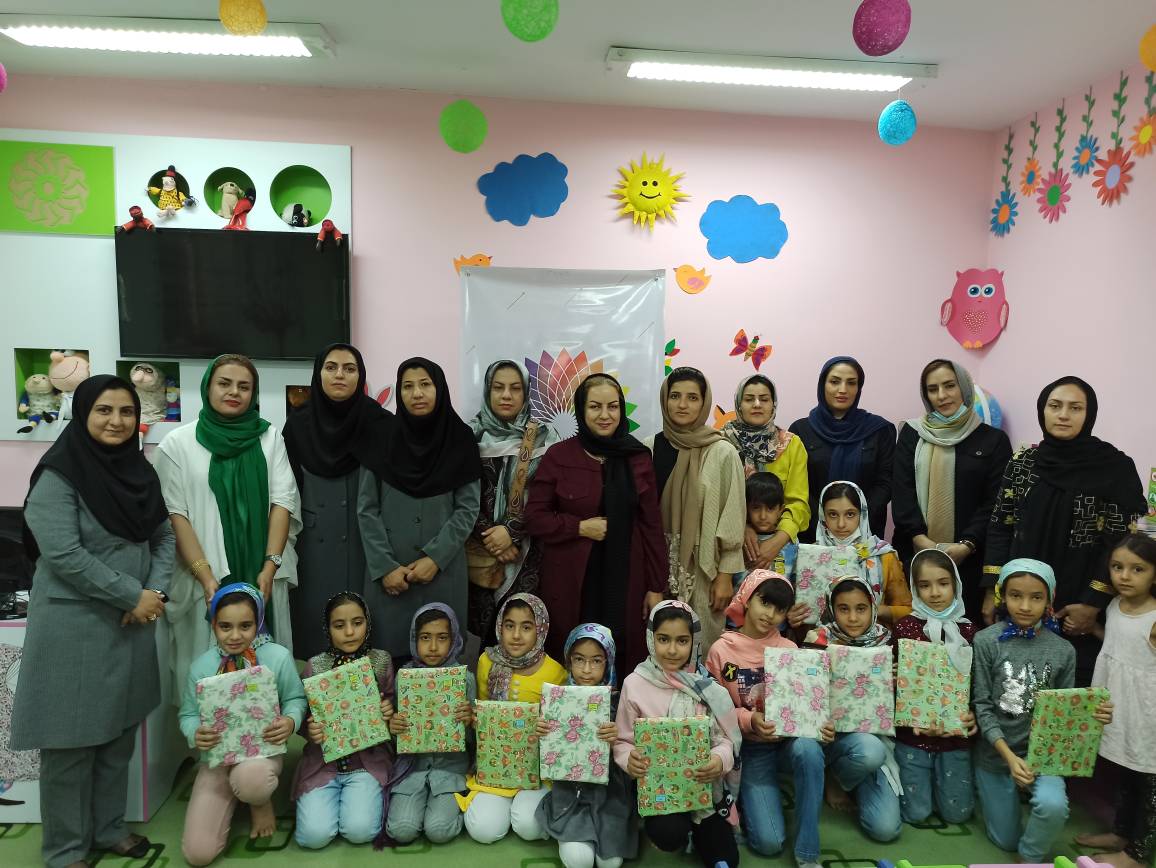 «با هم بخوانیم» سفره رنگارنگی از خواندنی ها برای پذیرایی ویژه از بچههای شهرستان قروه بود