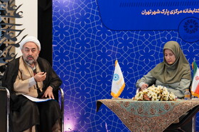 حجت‌الاسلام محمدرضا زائری، رئیس اندیشگاه فرهنگی سازمان اسناد و کتابخانه ملی-نشست «نقد و نگاهی به بیانیه آزادی خواندن»در کتابخانه مرکزی پارک شهر