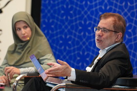  محمود حکمت‌نیا، دانشیار رشته حقوق پژوهشکده فرهنگ و اندیشه اسلامی و معاون پیشن وزیر دادگستری-نشست «نقد و نگاهی به بیانیه آزادی خواندن»در کتابخانه مرکزی پارک شهر