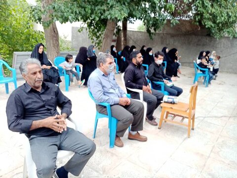 برنامههای کتابخوانی را متناسب با نیازهای مردم روستا طراحی میکنیم