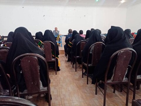 برنامههای کتابخوانی را متناسب با نیازهای مردم روستا طراحی میکنیم