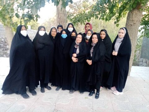 برنامههای کتابخوانی را متناسب با نیازهای مردم روستا طراحی میکنیم