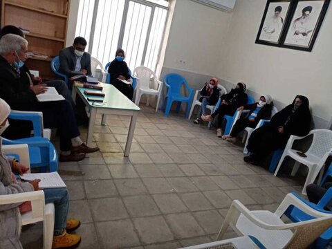 برنامههای کتابخوانی را متناسب با نیازهای مردم روستا طراحی میکنیم