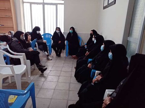 برنامههای کتابخوانی را متناسب با نیازهای مردم روستا طراحی میکنیم