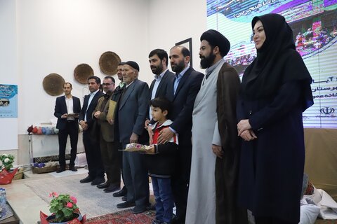 در برگزاری برنامههای کتابخوانی در کنار مردم روستای شاهنجرین خواهیم بود