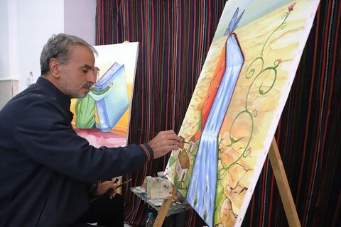 در برگزاری برنامههای کتابخوانی در کنار مردم روستای شاهنجرین خواهیم بود