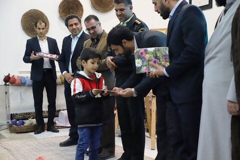 در برگزاری برنامههای کتابخوانی در کنار مردم روستای شاهنجرین خواهیم بود