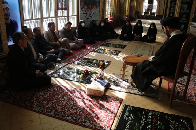 کتابداران گرمساری با آرمانهای امام راحل و شهداء تجدید پیمان کردند