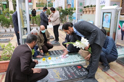 تجدید میثاق کارکنان کتابخانههای عمومی کرمان با آرمانهای والای شهداء