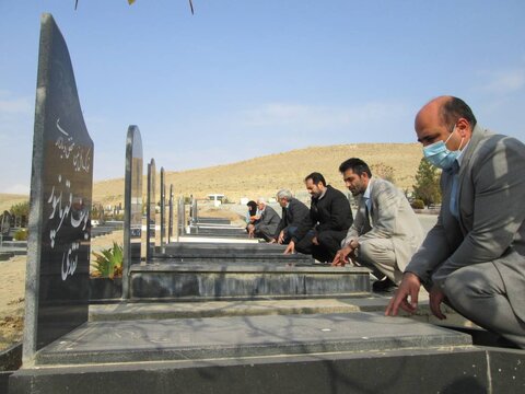 مراسم غبارروبی از مزار شهداء و تجدید پیمان با آرمانهای امام راحل(ره) در آذربایجانغربی