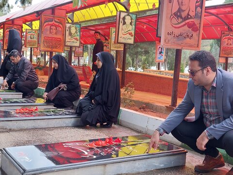 مراسم غبارروبی از مزار شهداء و تجدید پیمان با آرمانهای امام راحل(ره) در آذربایجانغربی