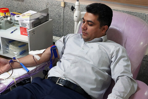 شرکت مدیرکل و کارکنان کتابخانههای عمومی استان یزد در پویش «کتابخون»