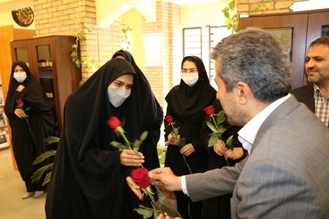 در سطح ملی و استانی از کتابخانههای عمومی حمایت خواهیم کرد