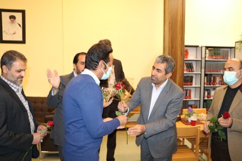 در سطح ملی و استانی از کتابخانههای عمومی حمایت خواهیم کرد