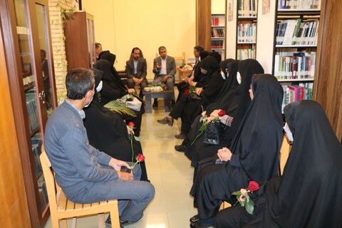 در سطح ملی و استانی از کتابخانههای عمومی حمایت خواهیم کرد