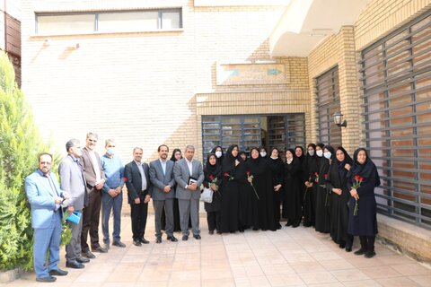 در سطح ملی و استانی از کتابخانههای عمومی حمایت خواهیم کرد