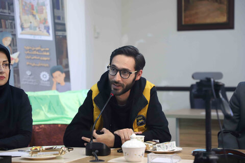 شعر ابزار شناخت اندیشه شاعر است/خردسال، کودک و نوجوان درون شاعر همیشه باید زنده باشد