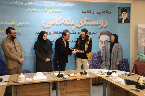 شعر ابزار شناخت اندیشه شاعر است/خردسال، کودک و نوجوان درون شاعر همیشه باید زنده باشد