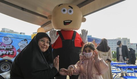 میزبانی کاروان کتابخوانی از مردم کتابدوست تهران