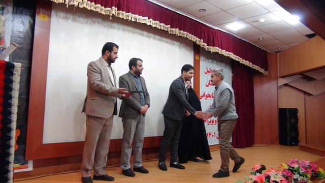 تلاش برای ایجاد توازن در خدمات سنتی و جدید کتابخانههای عمومی